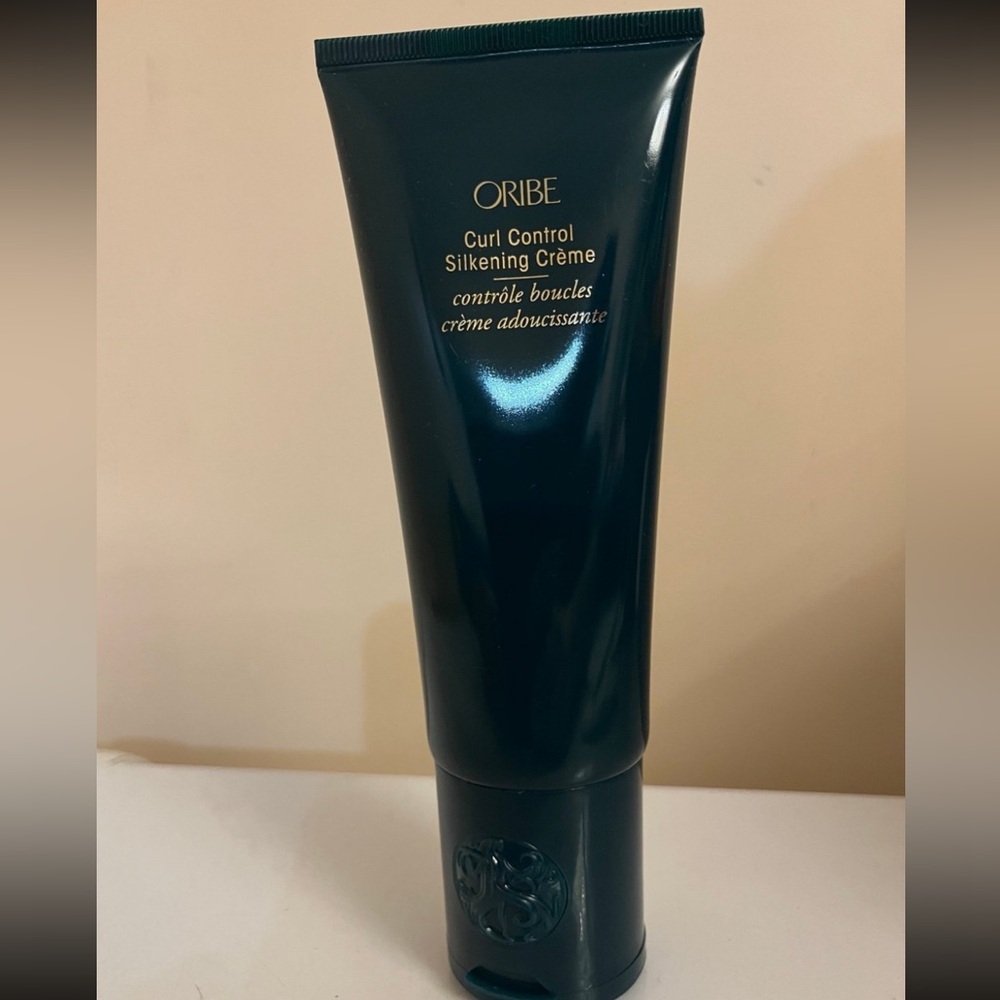 Oribe Curl Control Silkening Crème 5.9 oz in Elegant Black
